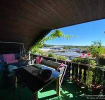 Hübsche Dachterrasse mit schönem Ausblick sehr wenige Heizkosten mit Einbauküche und PKW -Stellplatz - Karlsbad / Ittersbach