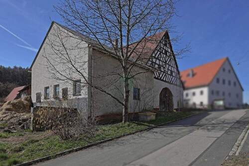 Ansicht - 9 Zimmer Einfamilienhaus zum Kaufen in Etzelwang