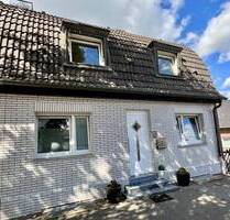 Einfamilienhaus mit Einliegerwohnung und vielseitigen Nutzungsmöglichkeiten - Stolberg (Rhld.) Münsterbusch