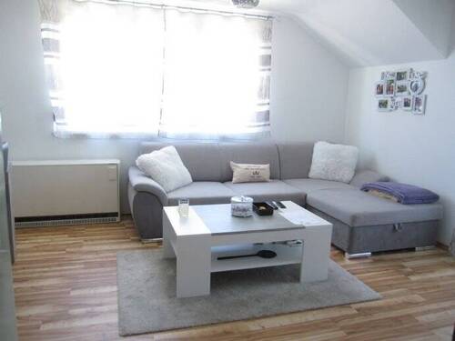 Wohnzimmer - 2 Zimmer Dachgeschosswohnung in Aichhalden