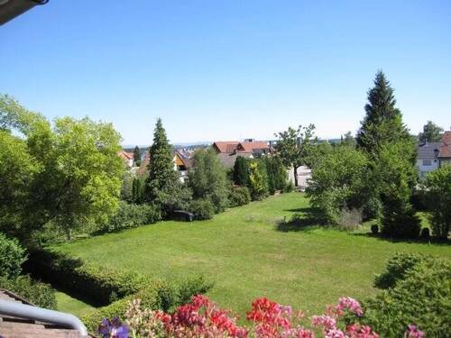 Ausblick Balkon - Etagenwohnung mit 42,30 m&sup2; in Aichhalden zur Miete