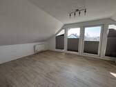 großer Wohn- oder Schlafraum mit vorgelagerter Loggia - 