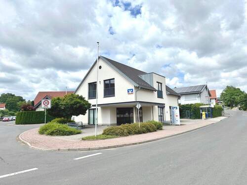 Ansicht Eingangsbereich - Ehemalige Bankfiliale mit Potenzial in zentraler Lage von Petersberg-Steinau - BIETERVERFAHREN-