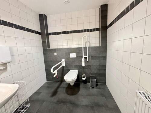 Behinderten-WC Erdgeschoss - 