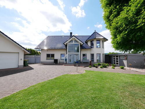 Straßenansicht - 6 Zimmer Einfamilienhaus zum Kaufen in Willebadessen