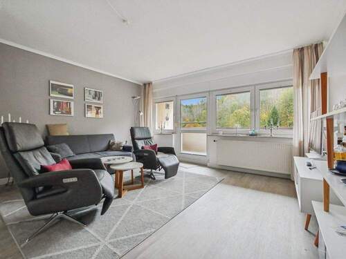 Wohnzimmer c - +Schön möblierte 3-R-W in Hohnstein - ermöglicht FeWo oder Eigennutzung (68m2) mit Garage & Loggia!+