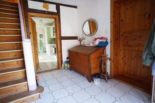 Eingangsbereich - 7 Zimmer Einfamilienhaus zum Kaufen in Baunatal / Kirchbauna