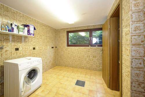 Waschküche mit Dusche und WC - 