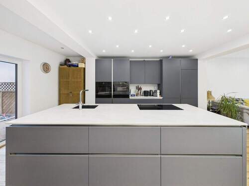 mit Kücheninsel - 5 Zimmer Einfamilienhaus zum Kaufen in Mainz