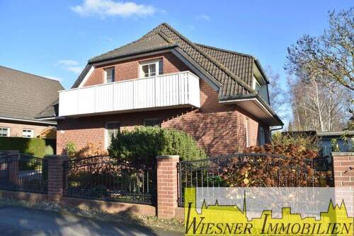 Westansicht - - RESERVIERT - Dieses gepflegte große EFH (ZFH) in FF-Nord erwartet Sie!