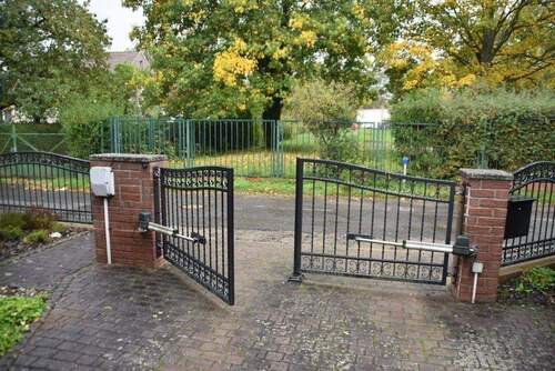 Automatiktor - Einfamilienhaus mit 160,00 m&sup2; in Frankfurt (Oder) zum Kaufen