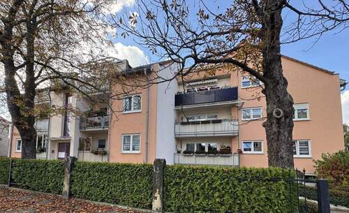 Hausansicht - 3 Zimmer Etagenwohnung zum Kaufen in Freiberg