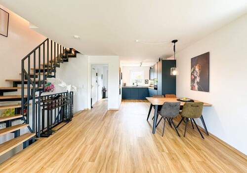 Musterhaus Küche und Eingang - Top Lage am Naturschutzgebiet - Ihr neues Zuhause!