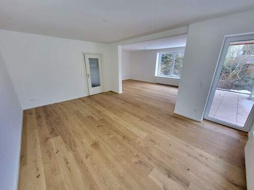 EG: Wohn-/Esszimmer - 