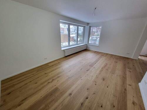 EG: Wohn-/Esszimmer - 