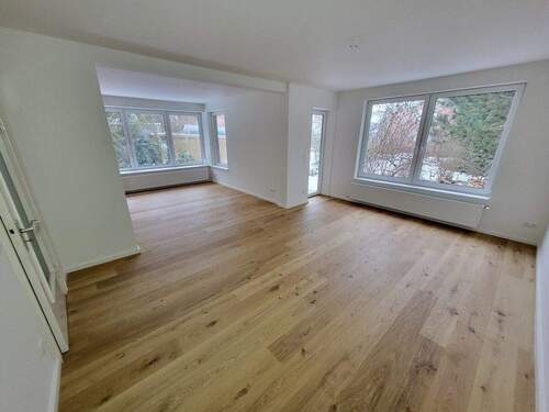 EG: Wohn-/Esszimmer - 