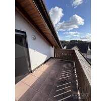 Ihr neues Zuhause! Charmante 3 Zimmer-Dachwohnung mit Balkon und Stellplatz - Althütte