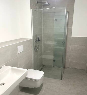 Badezimmer - Etagenwohnung mit 40,00 m&sup2; in Berlin zur Miete