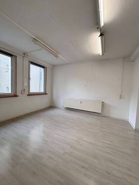 Lagerbereich - 2 Zimmer Büro zur Miete in Gera