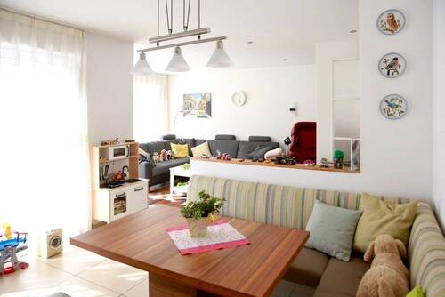 gemütlicher Essbereich - Doppelhaushälfte mit 166,00 m² in Regensburg zum Kaufen