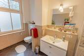 modernes Badezimmer - 