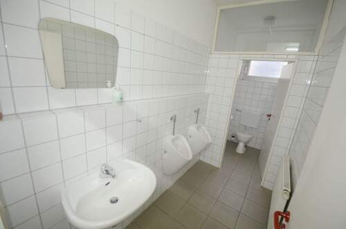 Sanitärraum Herren - Halle in Ettlingen