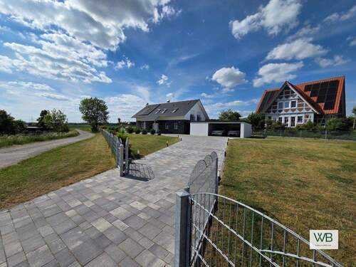 Einfahrt - 6 Zimmer Einfamilienhaus zum Kaufen in Rennau / Ahmstorf