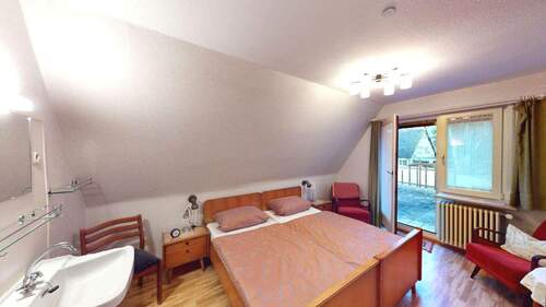 Großes Schlafzimmer mit Dachterrasse im DG - 