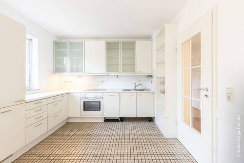 Großzügige Küche - 