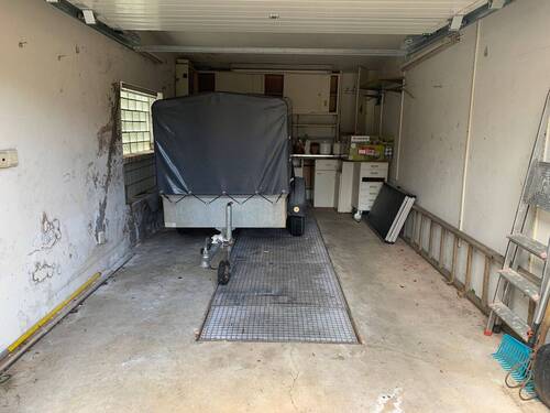 Garage - 