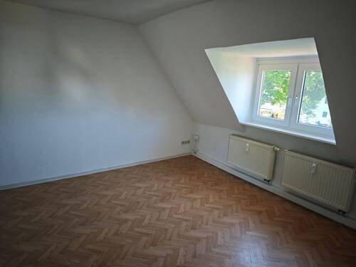Wohnzimmer - Kleine 4 RWG in Borna - 321,00 EUR Kaltmiete, ca.  53,50 m² Wohnfläche