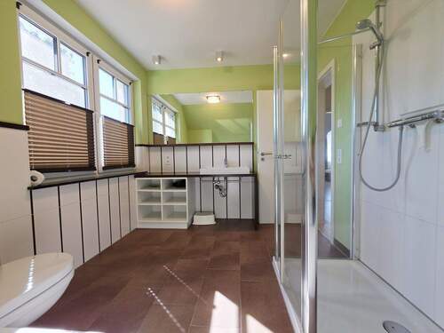 Vollbad DG gr. Whg. - 