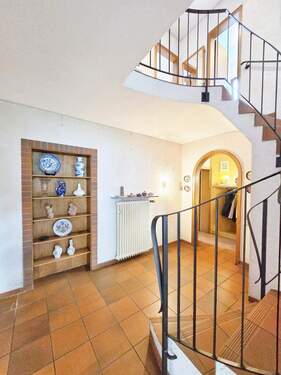 Flur_Treppenhaus EG - 5 Zimmer Einfamilienhaus zum Kaufen in Bergisch Gladbach