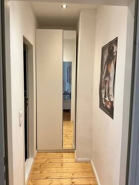 kleiner Flur zu Bad - 