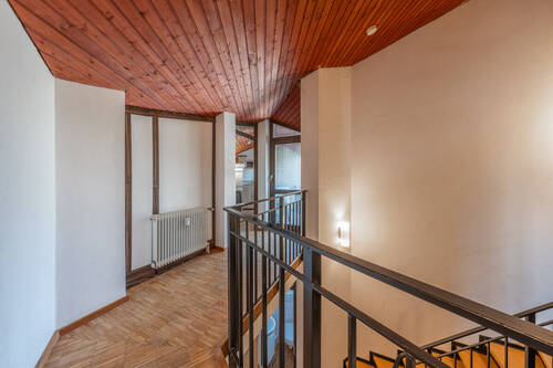 Durch den offenen Flur geht es - 