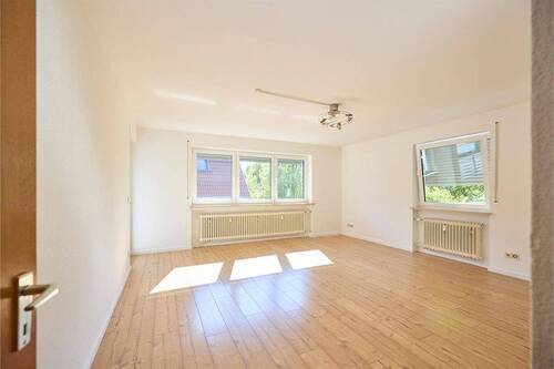 Wohnzimmer - 4 Zimmer Etagenwohnung zum Kaufen in Krumbach