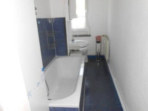 Bad - 1 Zimmer Etagenwohnung zur Miete in Regis-Breitingen
