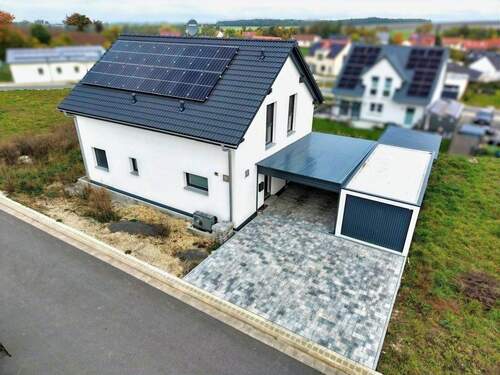 Vorderansicht - Open House am 16.11.2025: Wohnen in der Zukunft - Neubauhaus von 2023 mit Stil und Komfort