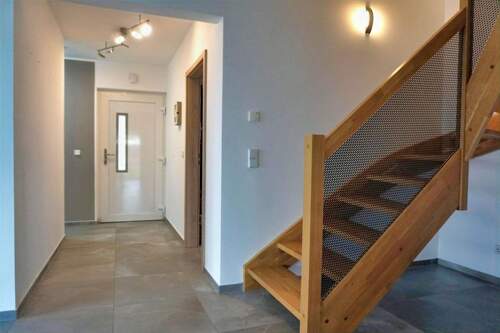Flur - Einfamilienhaus mit 152,00 m² in Michelau zum Kaufen