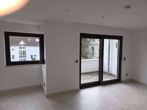 Balkonzugang vom Wohnzimmer - 