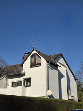 Außenansicht - Hochwertiger 2-ZKB-Wohntraum, 2 Balkone, Feldrandlage, Kamin