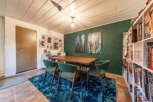 DHH OG Wohnzimmer mit Essbereich (KI unterstützt) - 