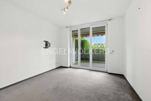 Schlafzimmer mit Balkonzugang - 