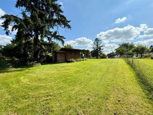 Garten mit Gartenhaus - 