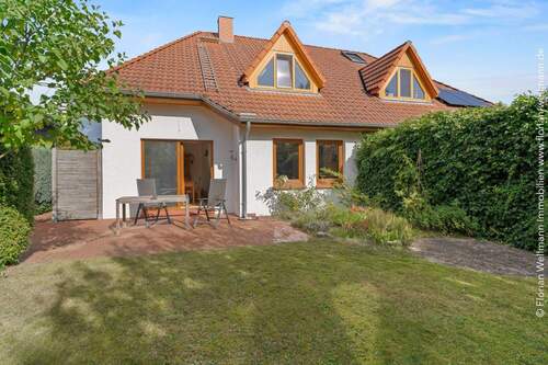 Blick auf das Haus vom Garten - 
