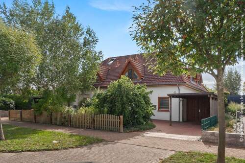 Blick auf das Haus von der Straße - 