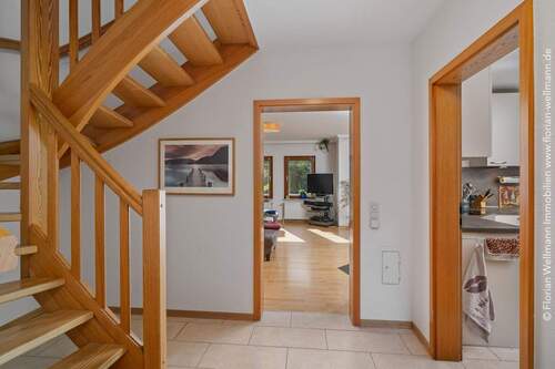 Diele - 5 Zimmer Doppelhaushälfte zum Kaufen in Bremen