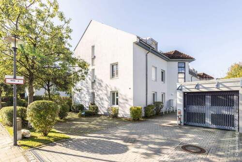 Außenansicht des Wohnhauses - 1 Zimmer Etagenwohnung in Aschheim