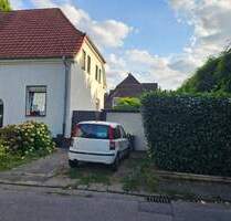 Zusammen zu verkaufende Doppelhaushäften, freistehend. - Gelsenkirchen Hassel