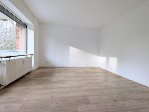 Nachmittags sonnig: Wohnzimmer mit Westausrichtung - 
